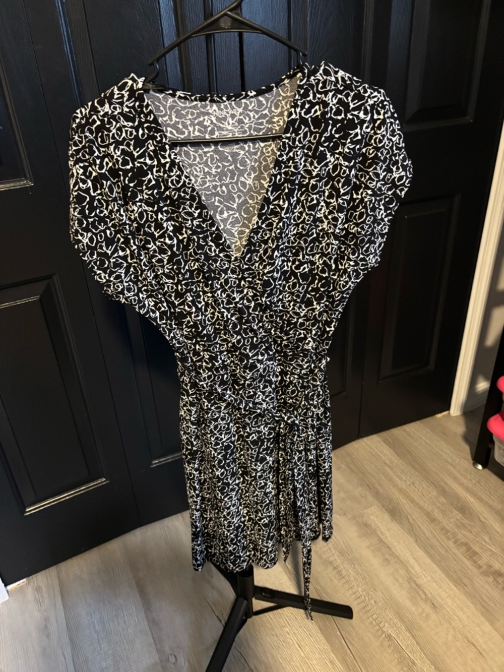 Nine West Black and White Floral-Print Wrap Tunic